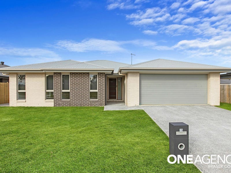 15 SAILAWAY CCT, ELI WATERS, QLD 4655