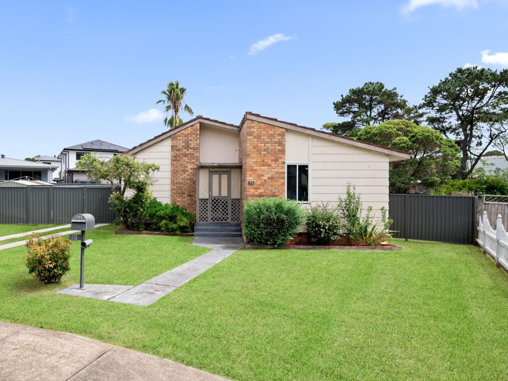 15 CARR PL, BRADBURY, NSW 2560