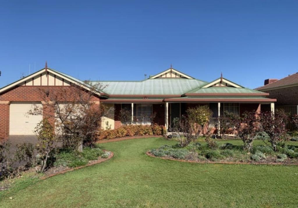 1 Tabitha Ct, Golden Square, VIC 3555