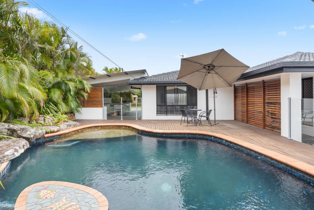 7 Crinum Cres, Southport, QLD 4215