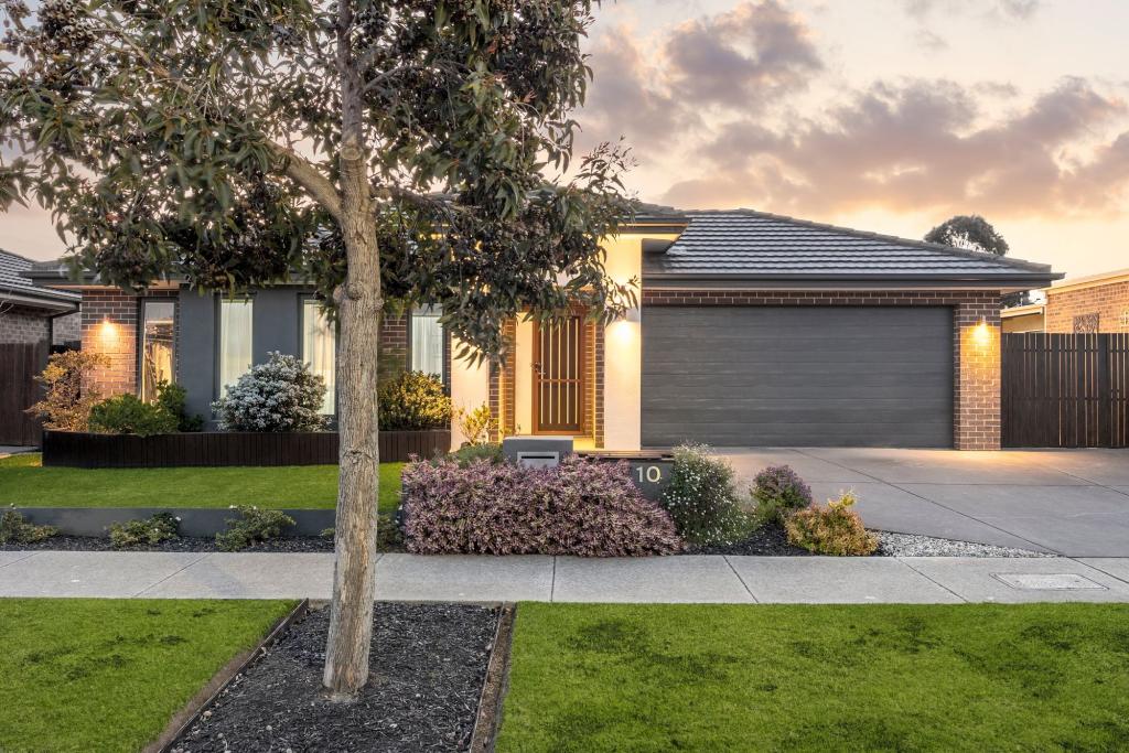 10 SILVERCREST WAY, ARMSTRONG CREEK, VIC 3217