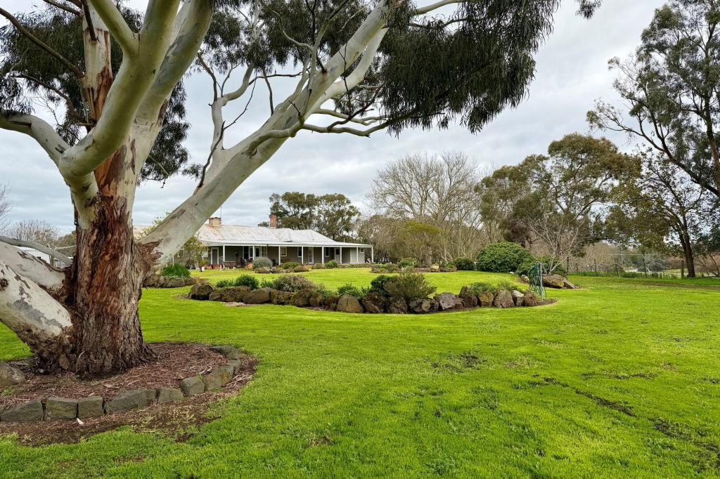 16 Boundary Rd, Mortlake, VIC 3272
