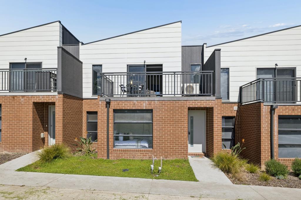 5 Monterey Loop, Clyde, VIC 3978