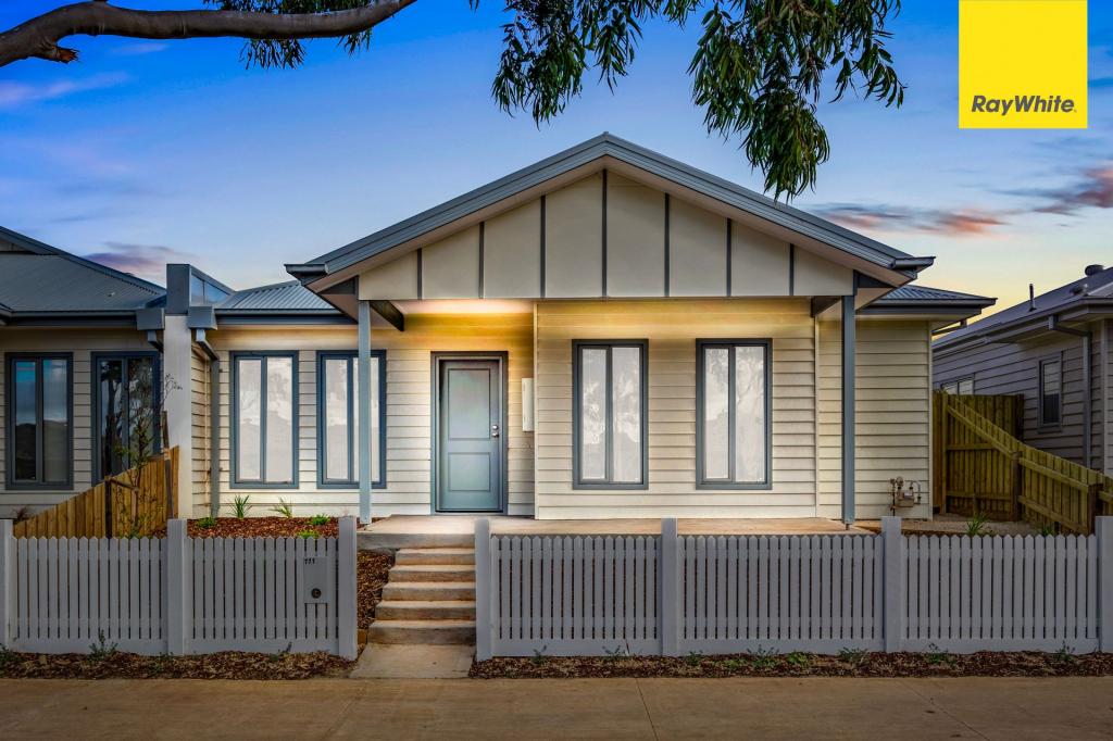 111 SAINT ARNAUD RD, EYNESBURY, VIC 3338