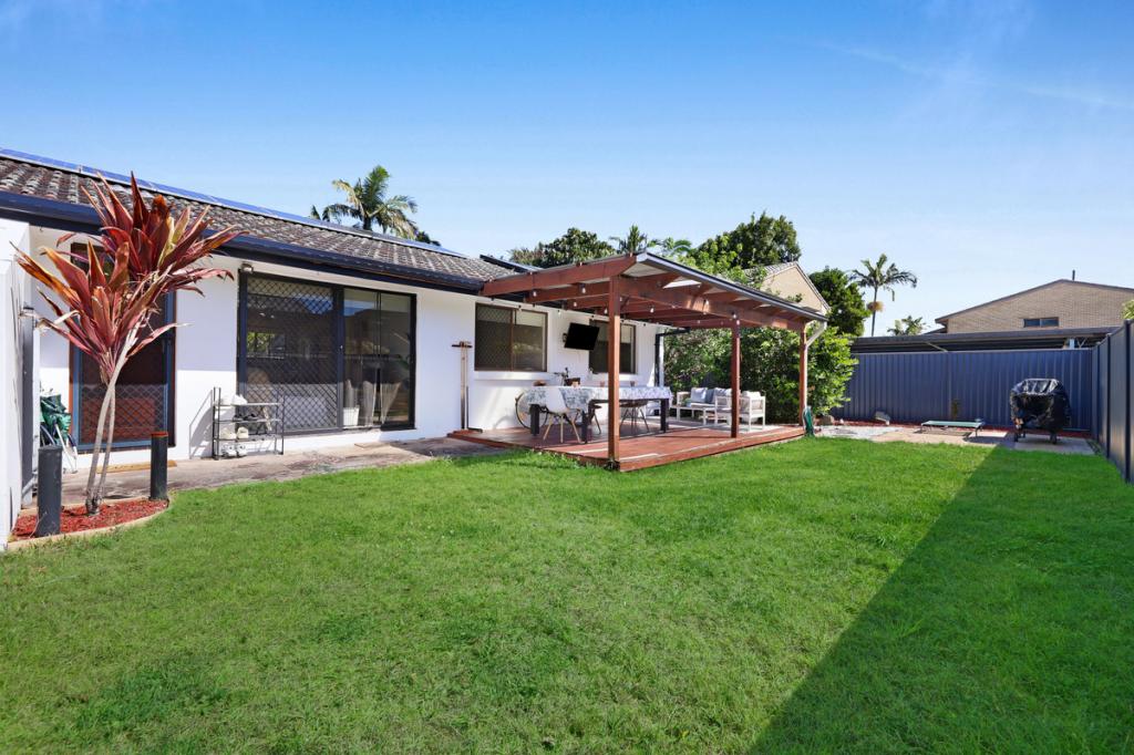 2/5 Shrike Ct, Burleigh Waters, QLD 4220