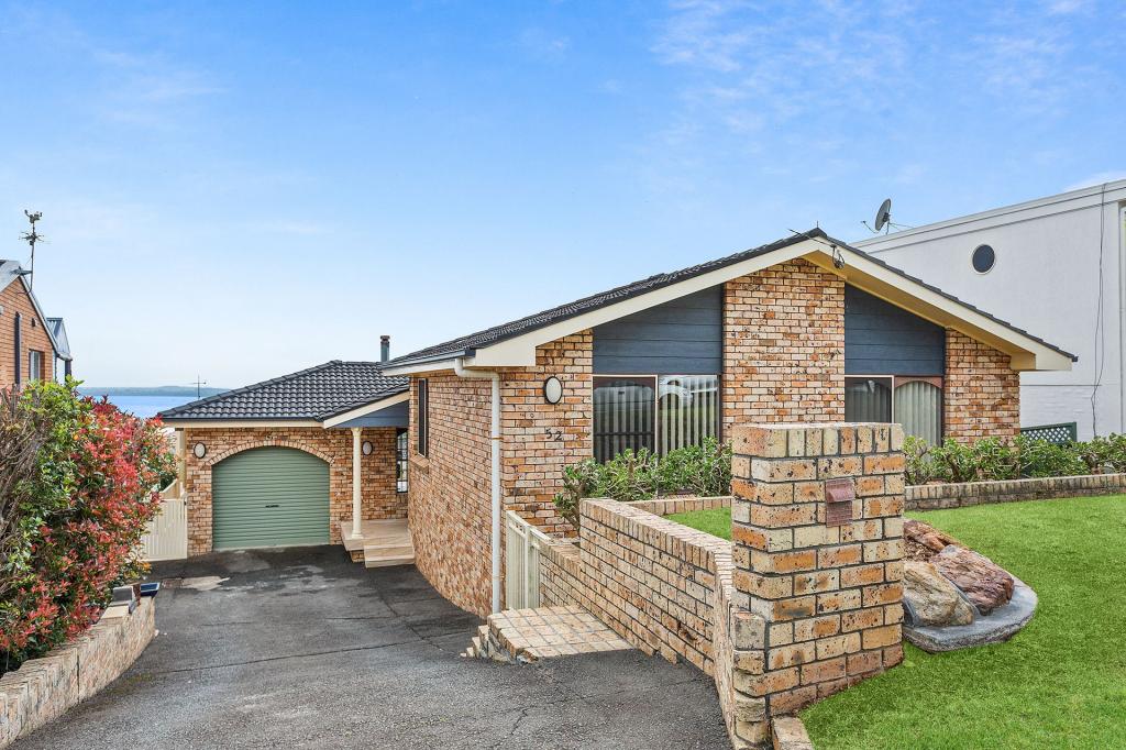 52 Cuthbert Dr, Mount Warrigal, NSW 2528