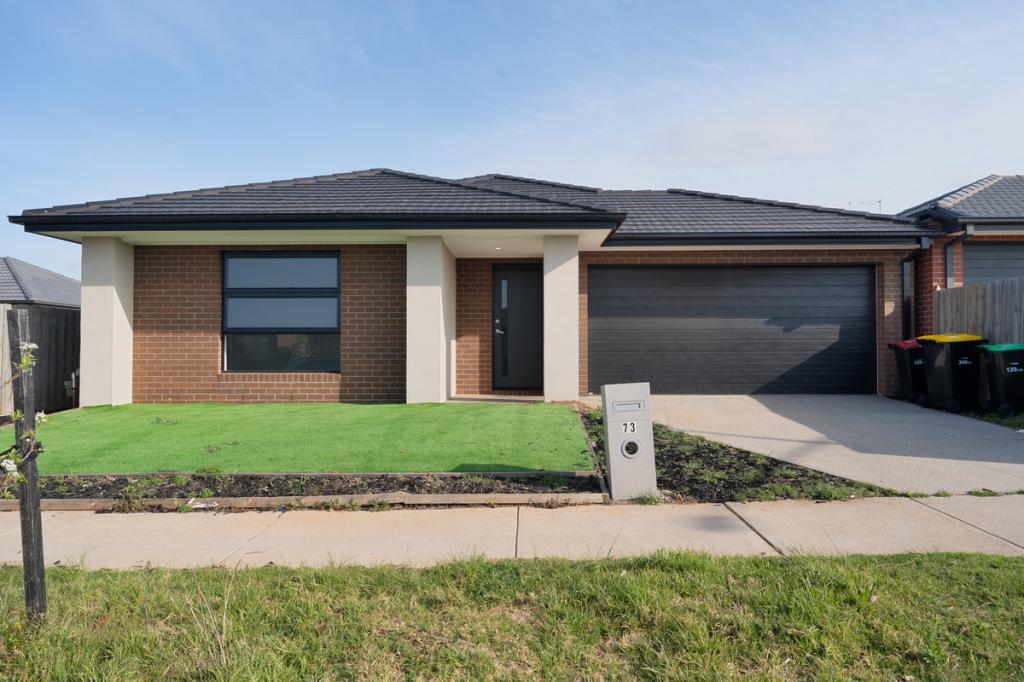 73 Toolern Waters Dr, Weir Views, VIC 3338