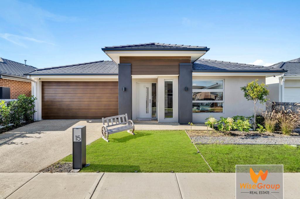 15 Lensing St, Clyde North, VIC 3978