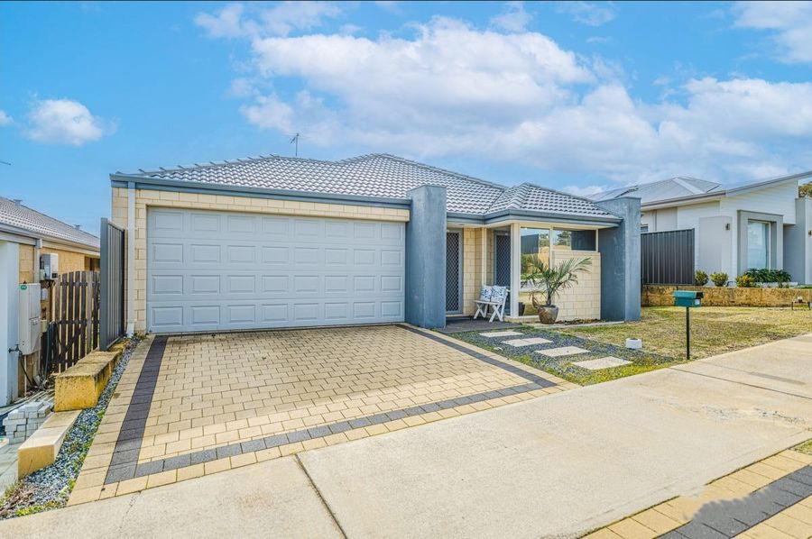 27 Moone Street, Lakelands, WA 6180