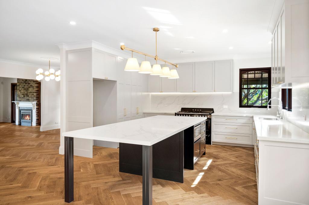 17 Bradley Pl, Illawong, NSW 2234