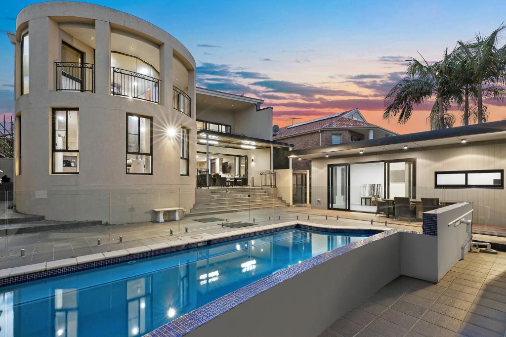 77 Maiden St, Greenacre, NSW 2190
