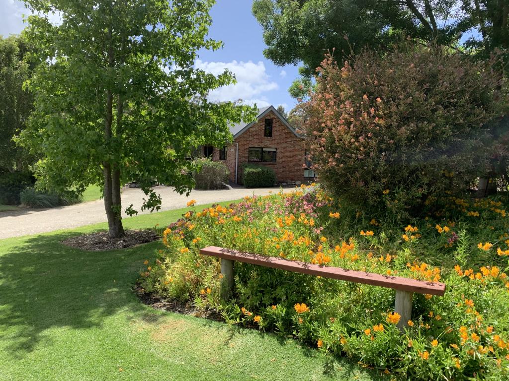 1075 Waratah Rd, Fish Creek, VIC 3959