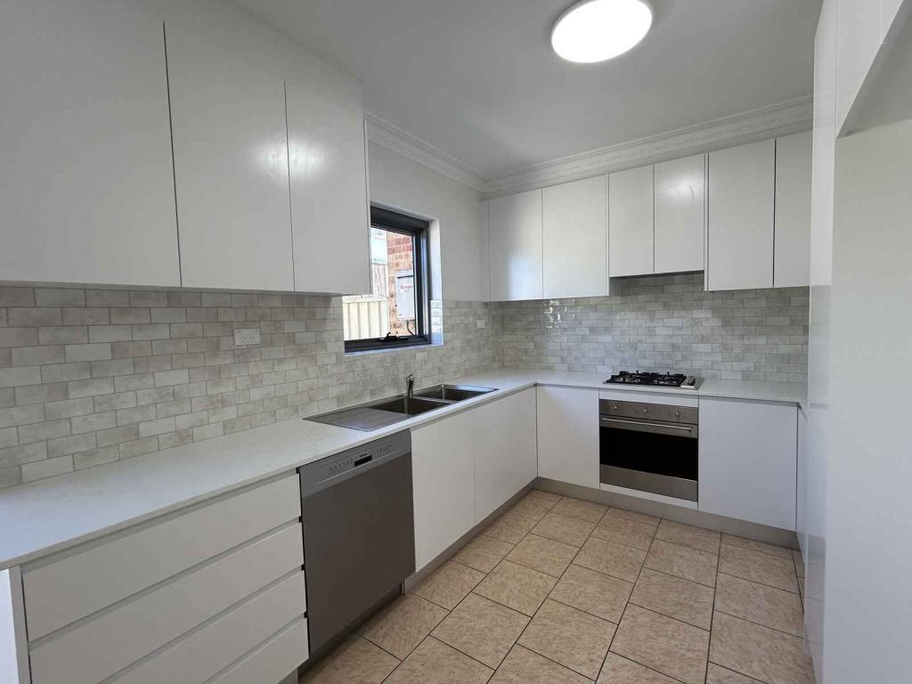 8/96 Duntroon St, Hurlstone Park, NSW 2193