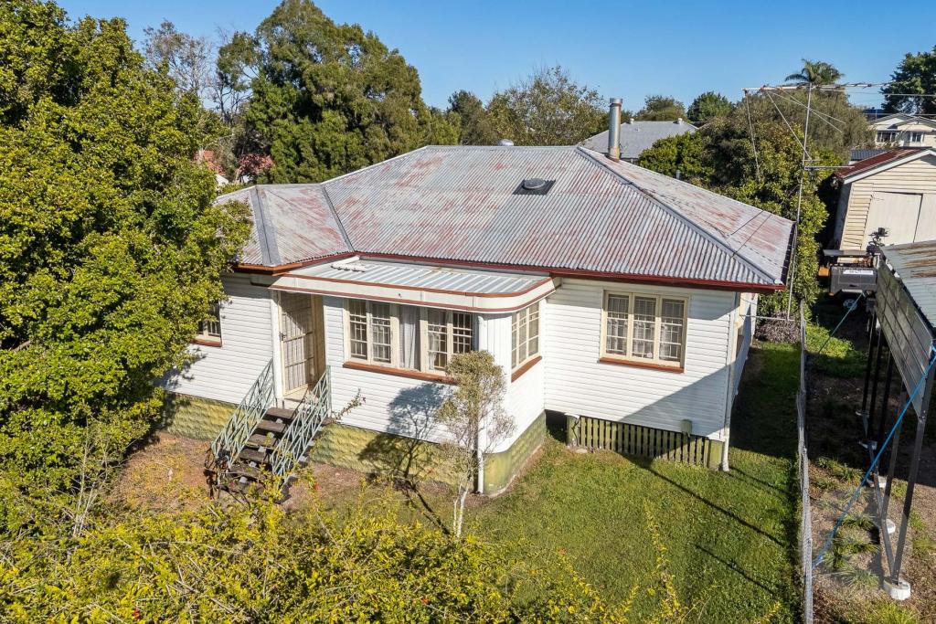 33 Easton St, Silkstone, QLD 4304