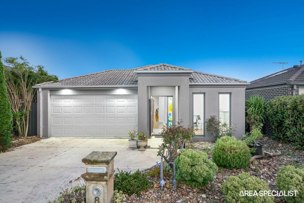 8 Sagan Dr, Cranbourne North, VIC 3977