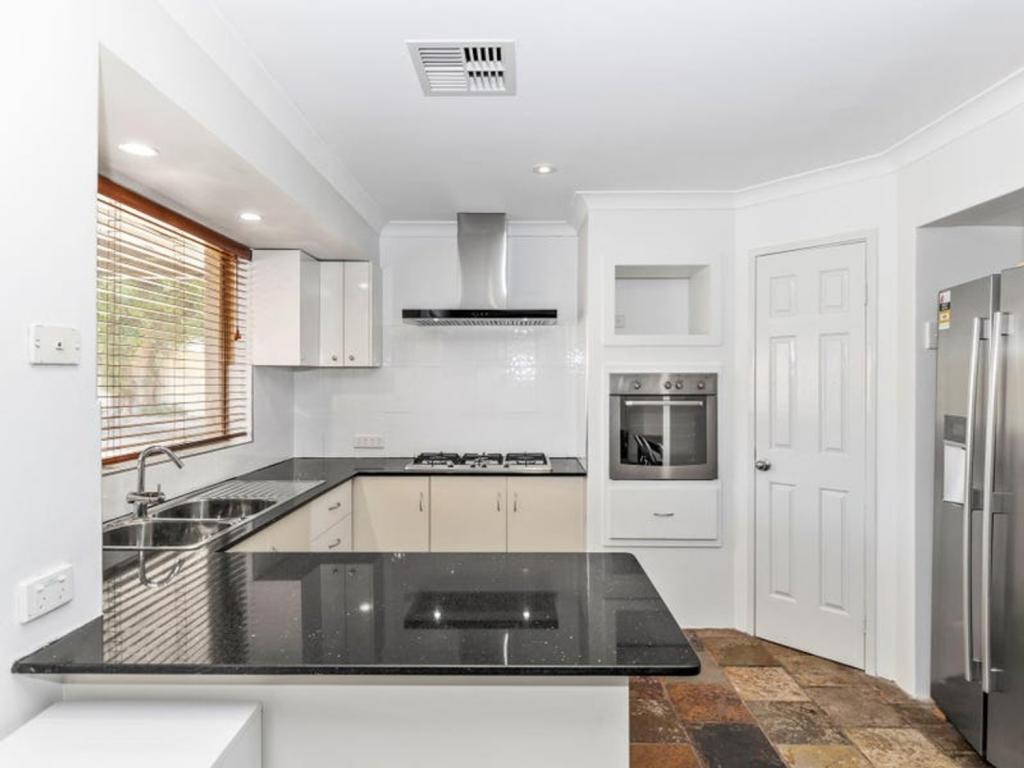 4 Pera Mews, Beldon, WA 6027
