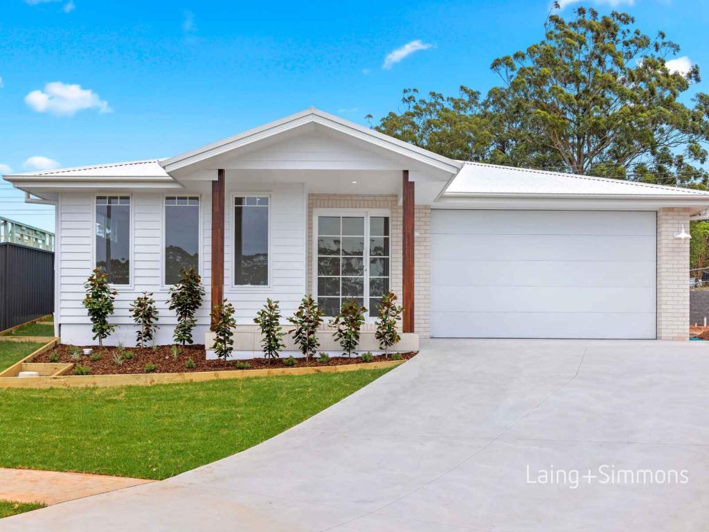 28 LEWIN CCT, PORT MACQUARIE, NSW 2444