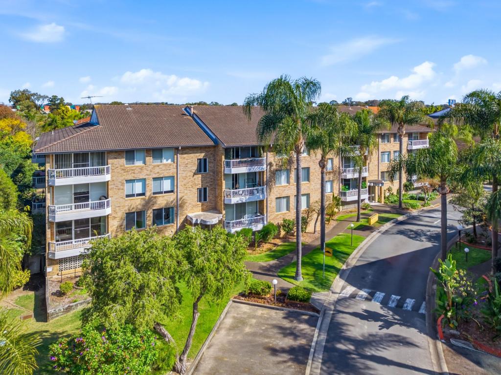 15/7 Mead Dr, Chipping Norton, NSW 2170