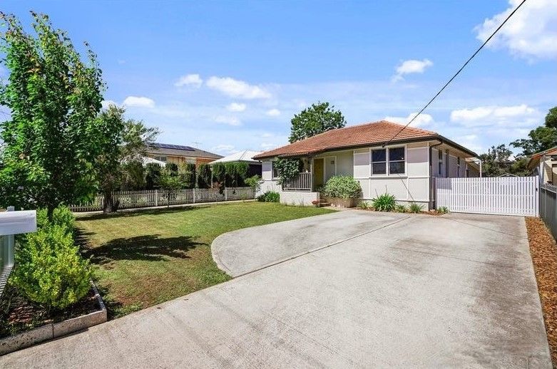 12 Ambon Rd, Holsworthy, NSW 2173