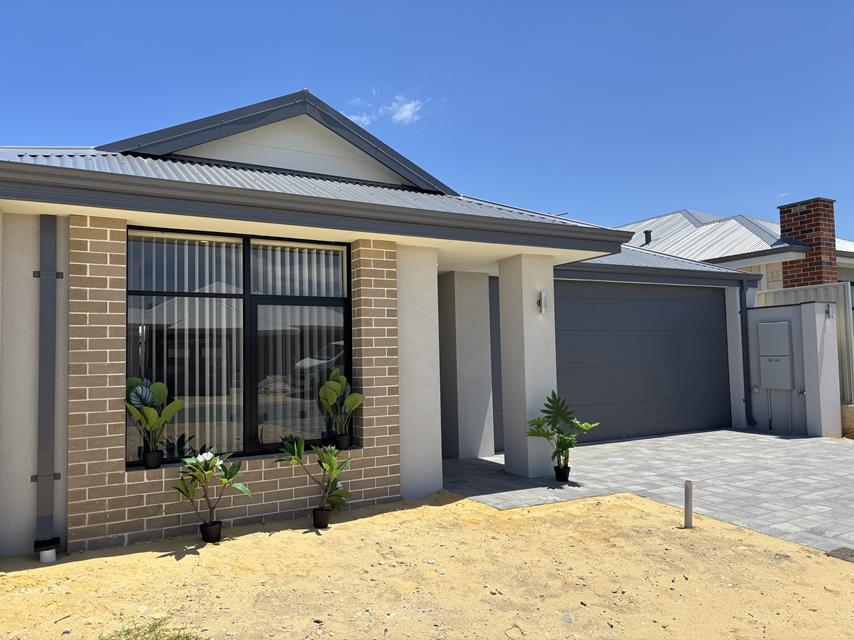 5 LAGUNA WAY, EGLINTON, WA 6034