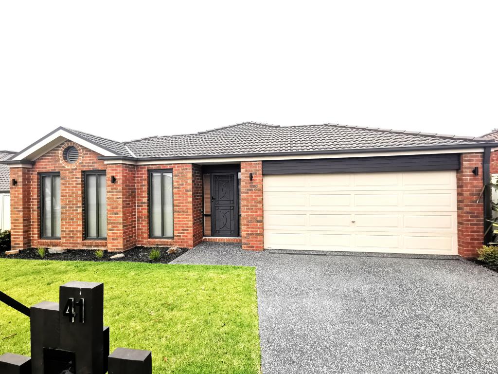41 STONE HILL CCT, CRANBOURNE EAST, VIC 3977