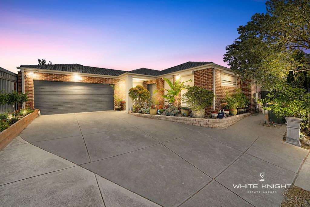 17 MAXWELTON CCT, DERRIMUT, VIC 3026