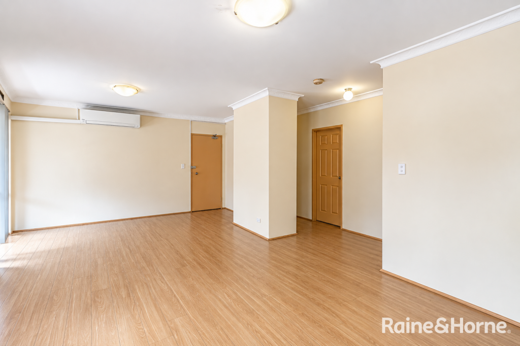 2/124 GOOD ST, HARRIS PARK, NSW 2150