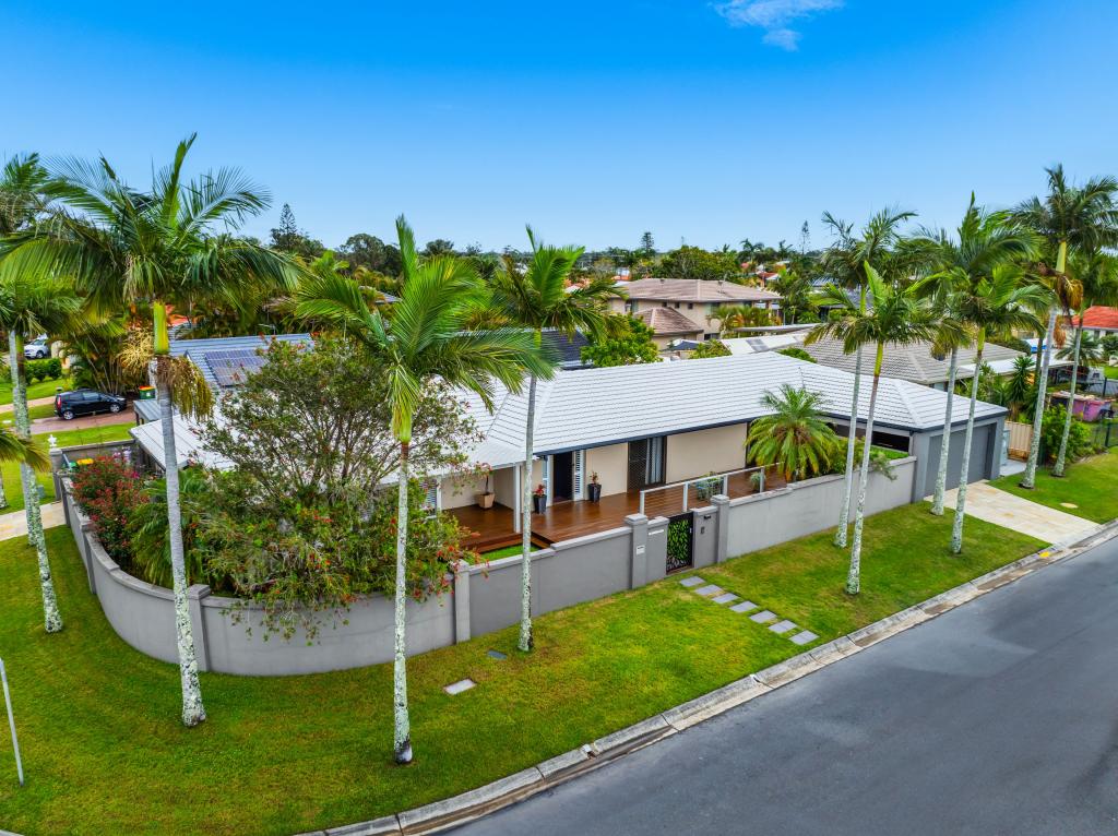 32 Karema Cres, Runaway Bay, QLD 4216