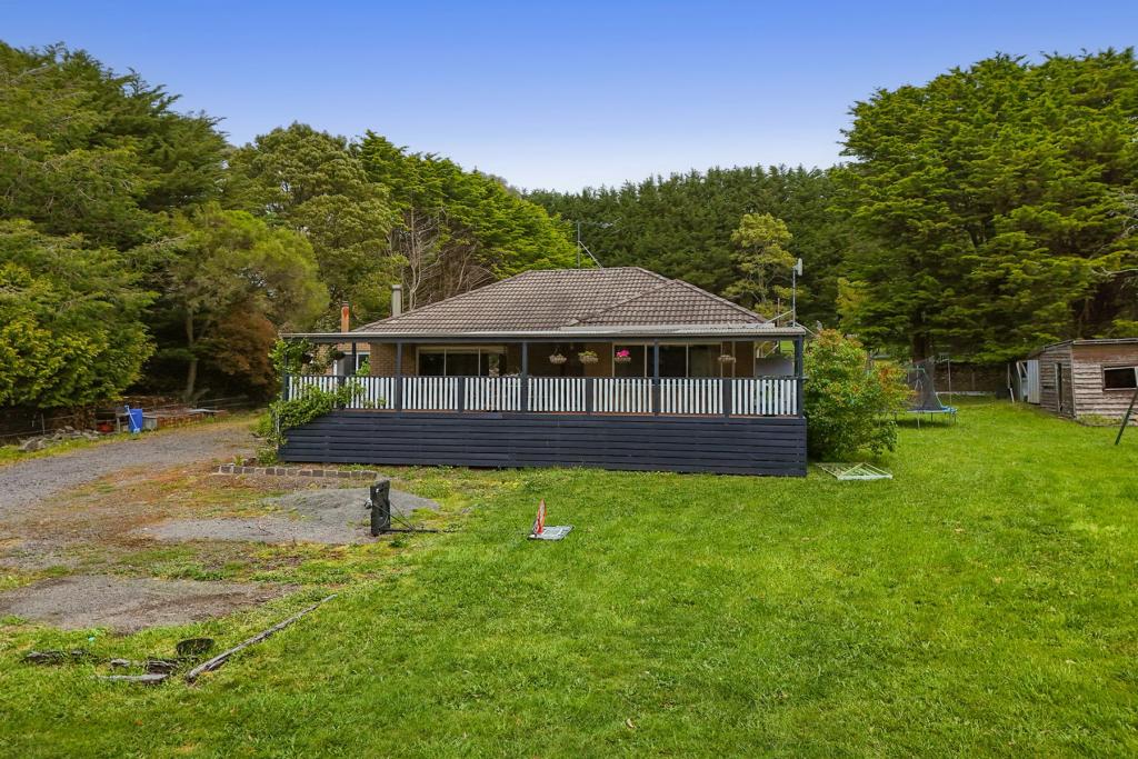 3 Main St, Gordon, VIC 3345
