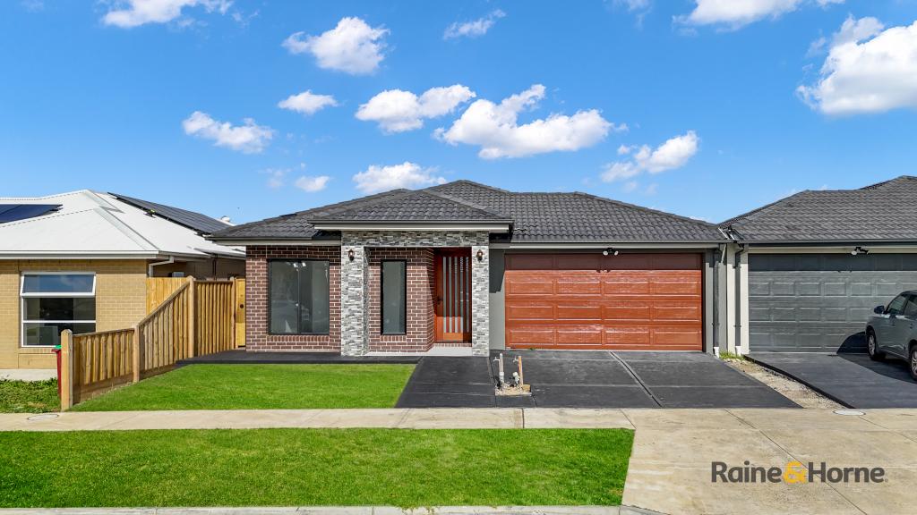 32 GUINEAS ST, CRANBOURNE EAST, VIC 3977