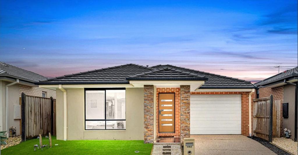 102 Athletic Cct, Clyde, VIC 3978