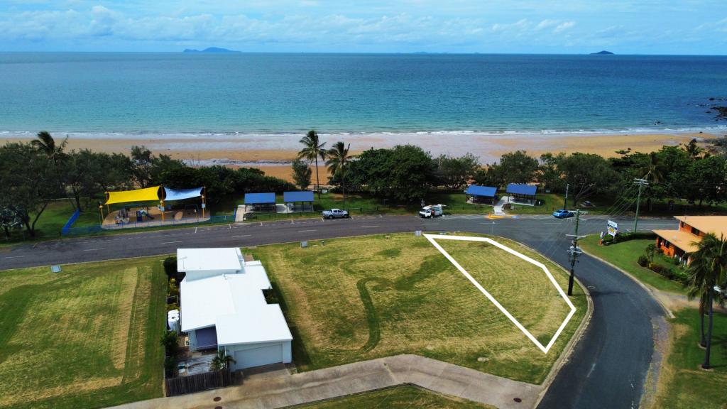 7 Owen Jenkins Dr, Sarina Beach, QLD 4737