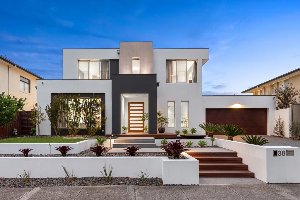 38 Island Point Ave, Waterways, VIC 3195