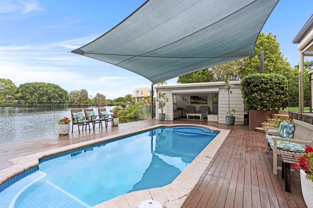 10 Hudson Ct, Benowa, QLD 4217