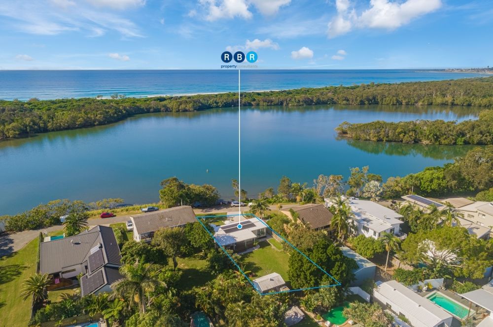 13 Wommin Lake Cres, Fingal Head, NSW 2487