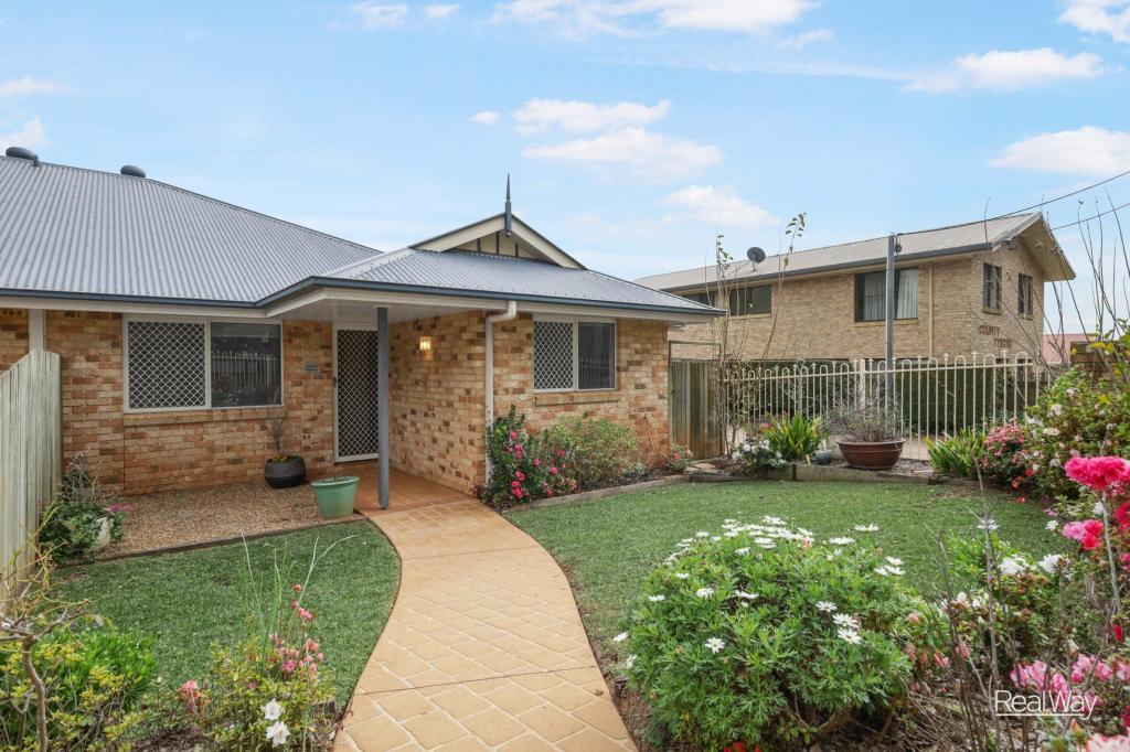 2/27 Gladstone St, Newtown, QLD 4350