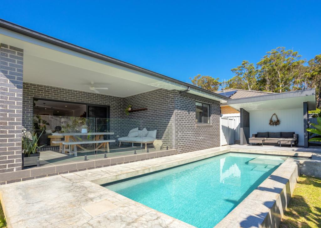 7 Kadungle Cl, Wallabi Point, NSW 2430