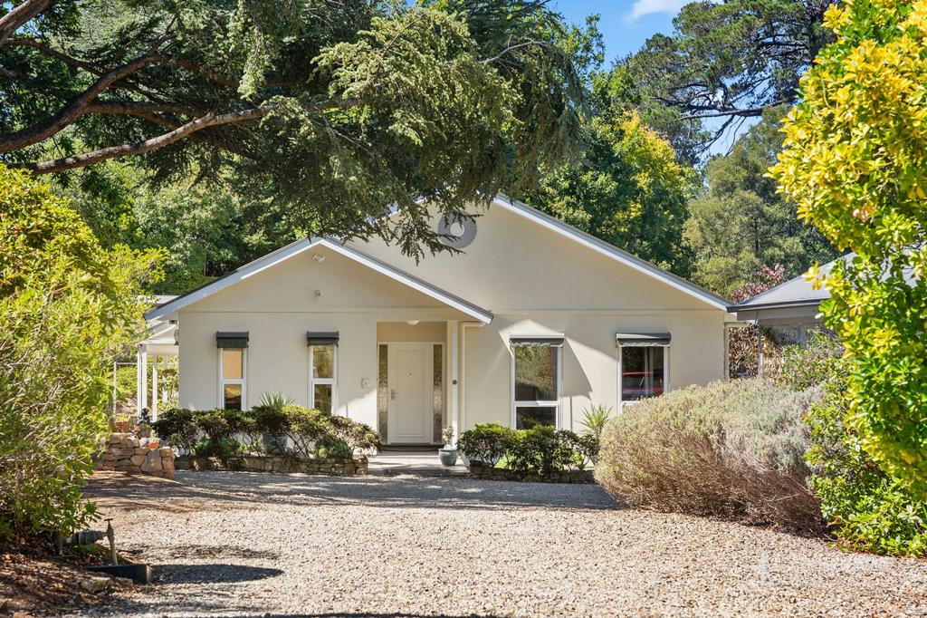 6 Bracken Rd, Stirling, SA 5152