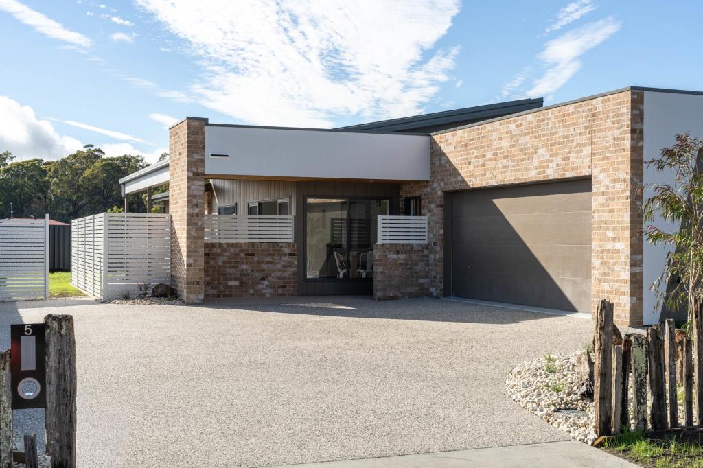 5 IMOGEN CT, LEGANA, TAS 7277