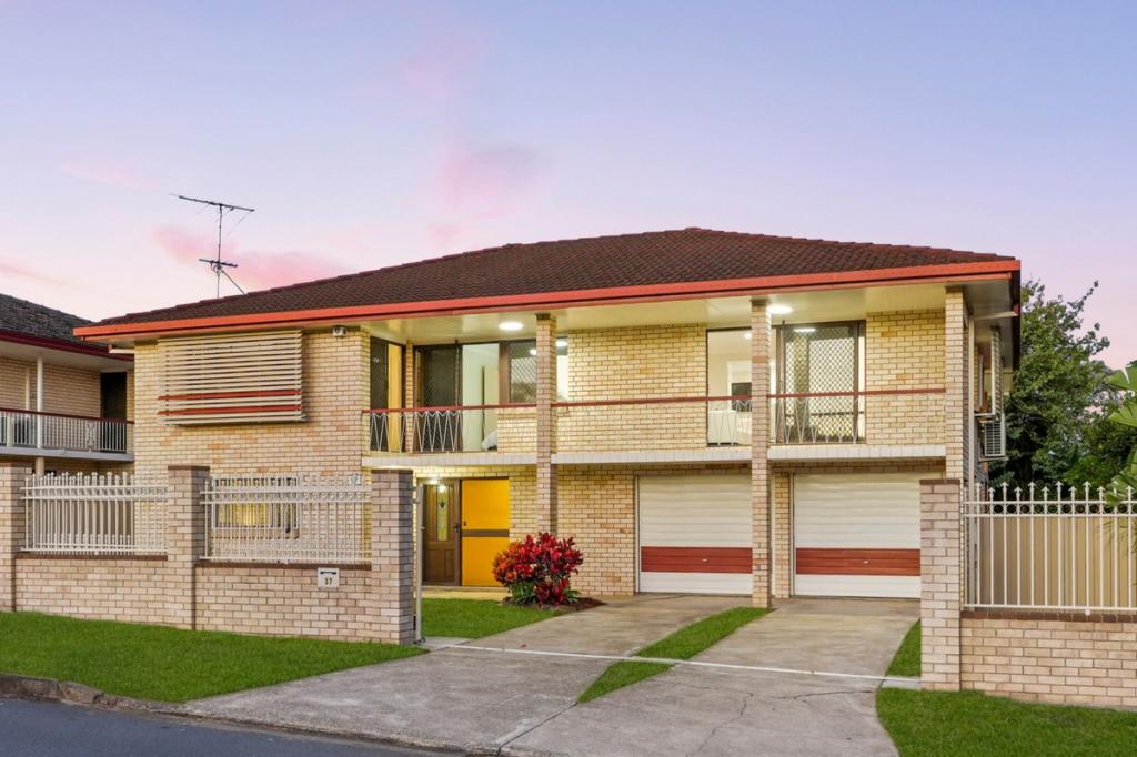 37 Swanfield St, Macgregor, QLD 4109