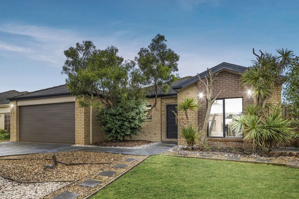 8 VINE CL, POINT COOK, VIC 3030