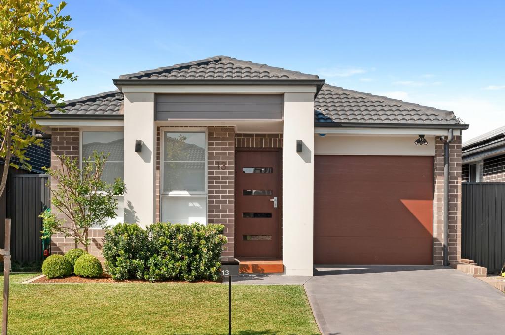 13 SHEILA ST, GRANTHAM FARM, NSW 2765