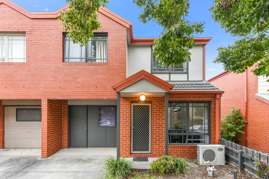 15 Crown Cl, Oakleigh East, VIC 3166