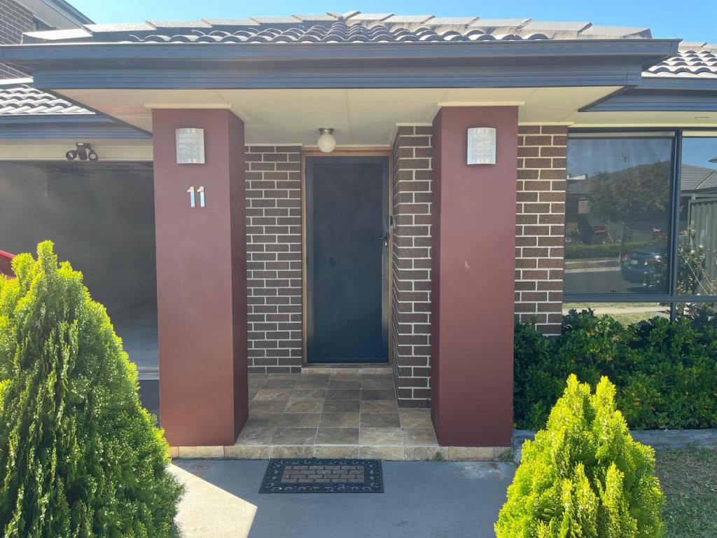 11 Waxflower St, Denham Court, NSW 2565