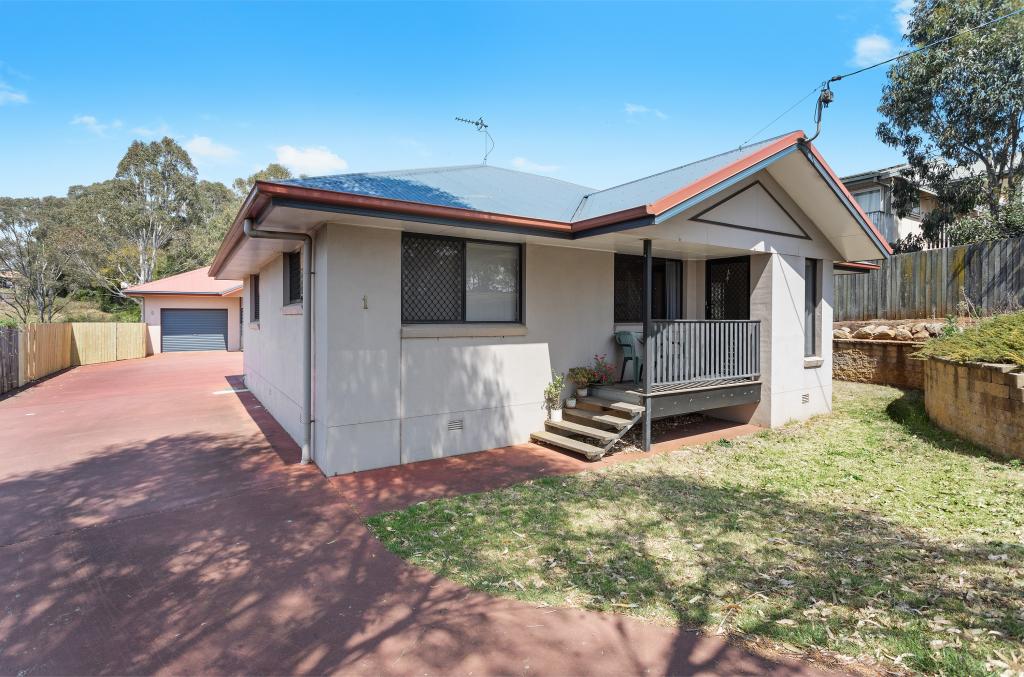 1/42 Hogg St, Rockville, QLD 4350