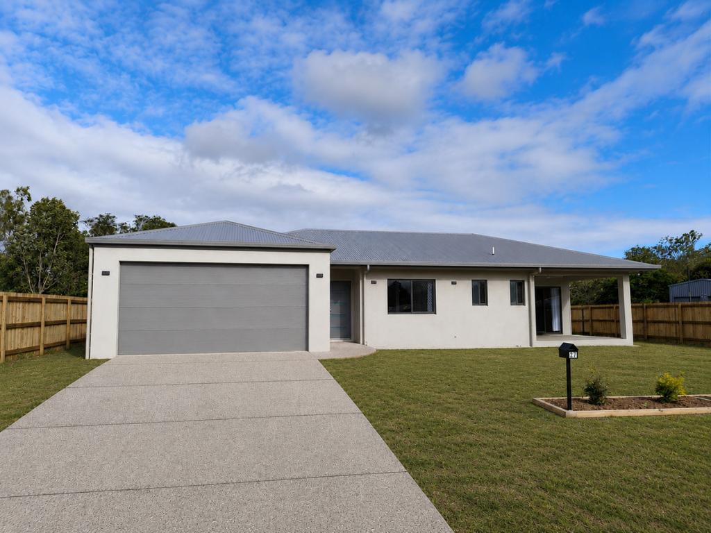 27 SUMMER ST, MAREEBA, QLD 4880