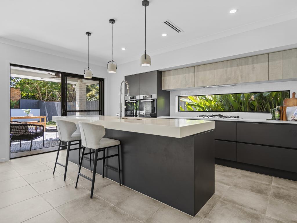 27a Bainbridge St, Ormiston, QLD 4160
