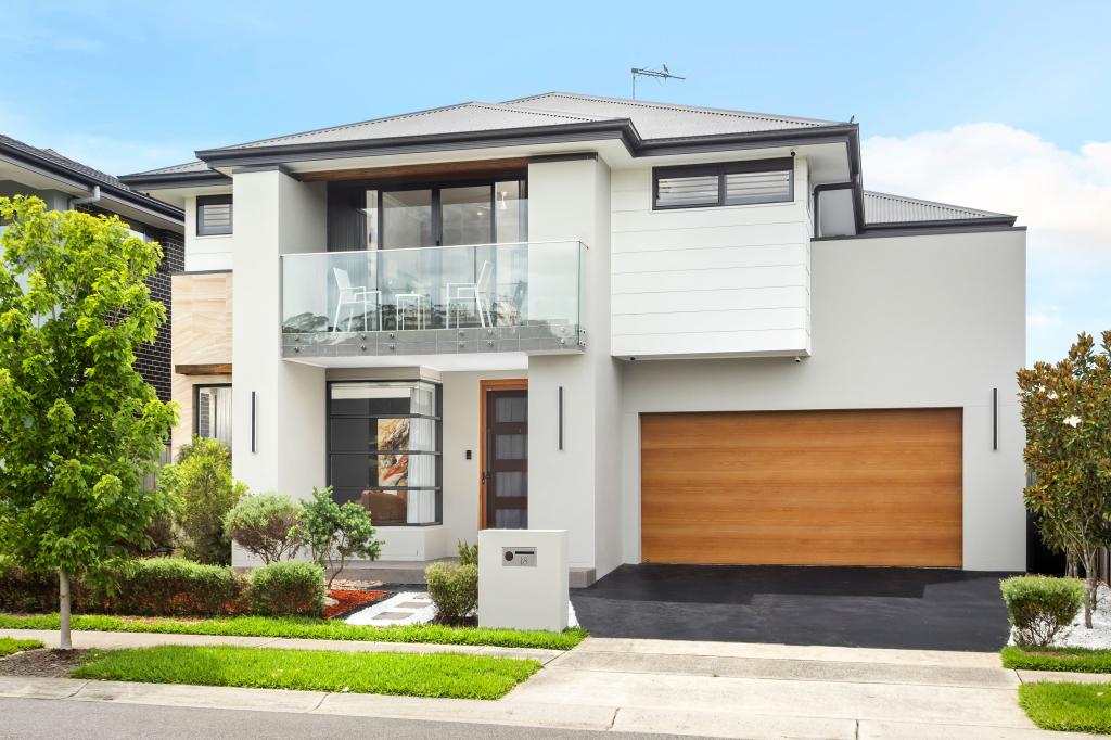 18 Bloomsdale Cct, Box Hill, NSW 2765