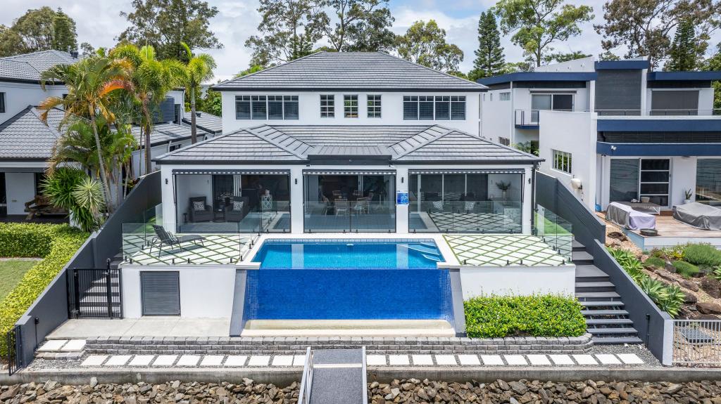 5256 Marine Dr N, Hope Island, QLD 4212