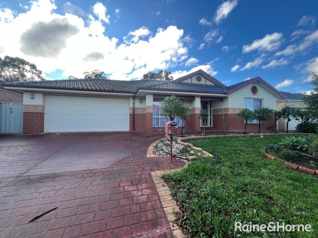 12 Loddon Cl, Caroline Springs, VIC 3023